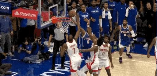 本来马克西决杀火箭了，这球杜兰特确实干扰球了。火箭vs76人