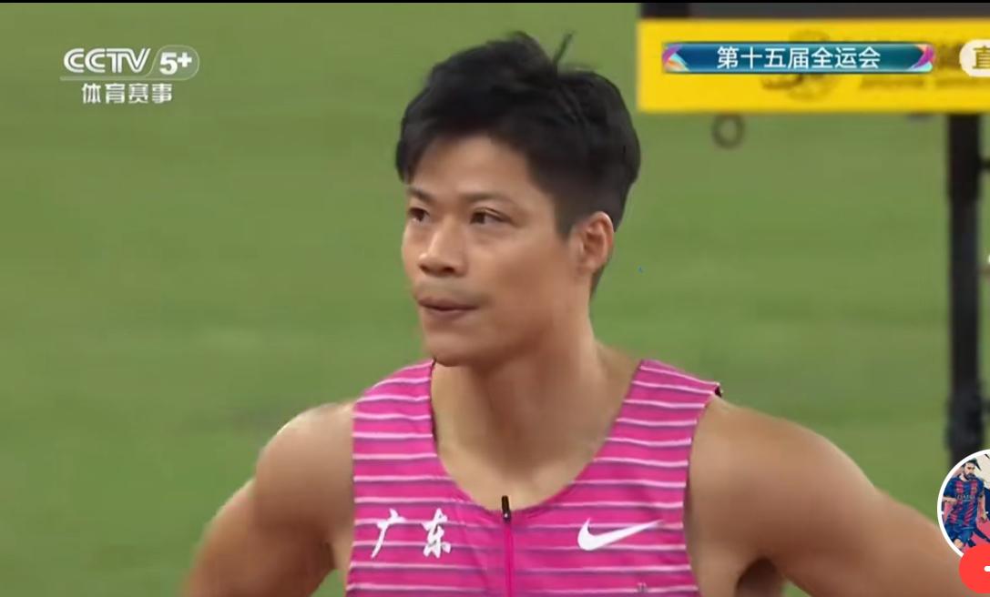 苏炳添！苏神！以后就叫他苏教授，苏院长了！
昨天是他的谢幕战，他的目标不再是跑得