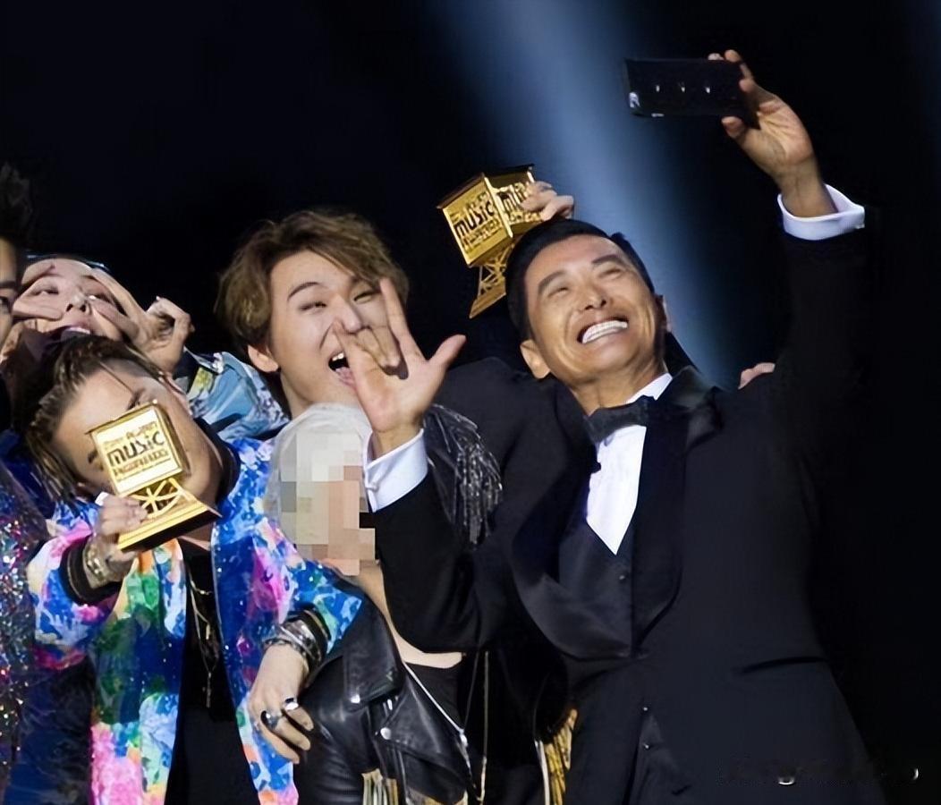 MAMA把港台当国家？主办方紧急道歉，但网友：这已经是惯犯了！
 
各位老铁们，