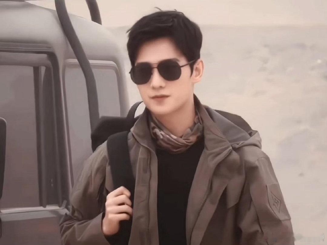 雨霖铃原著出版社说杨洋是天选展昭杨洋满足我对小说男主的所有幻想⚔️ 身姿挺拔侠气