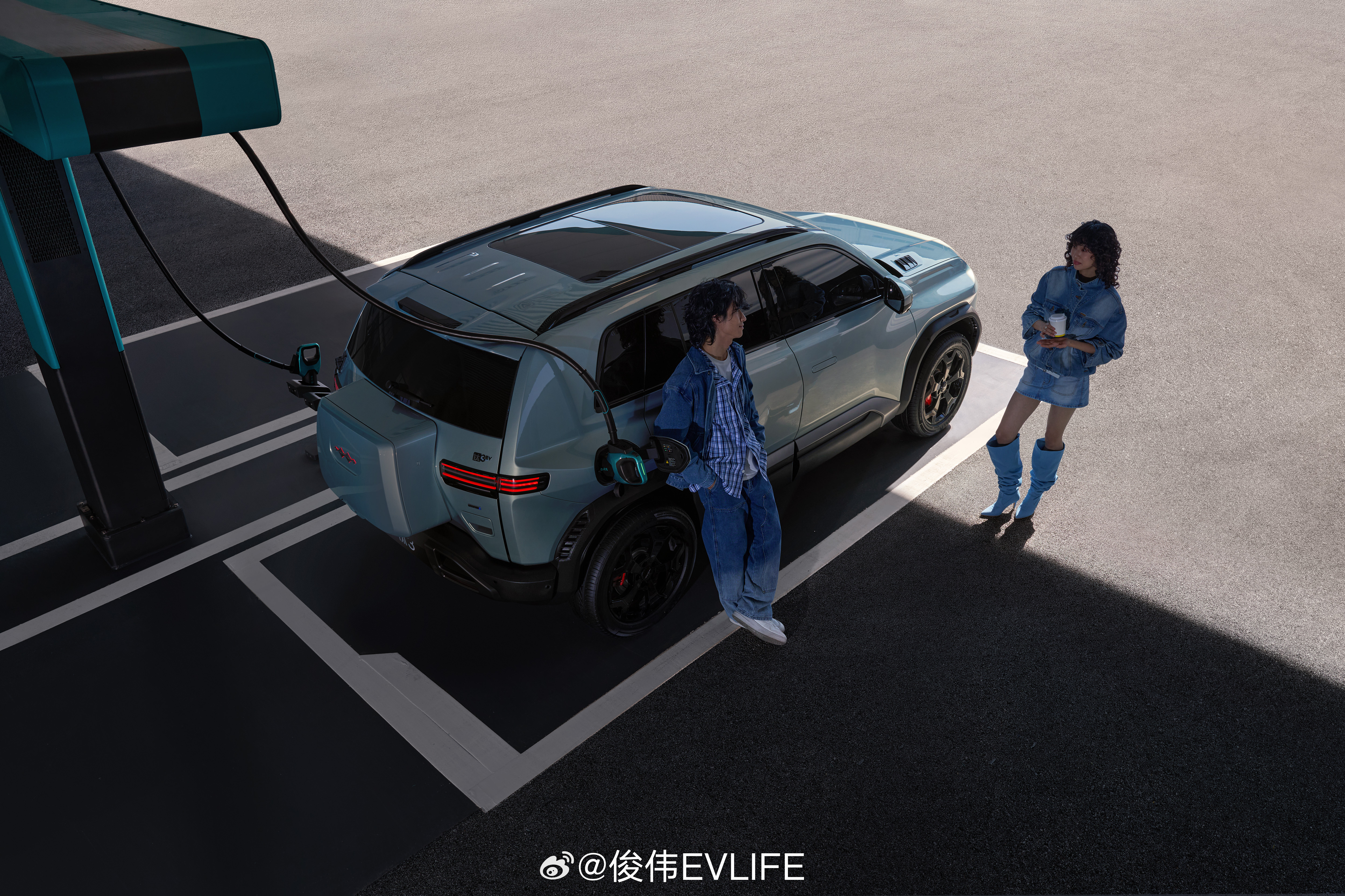 方程豹钛3闪充版上市，15.38万起，A级纯电方盒子直接开卷。首创A级带闪充的方