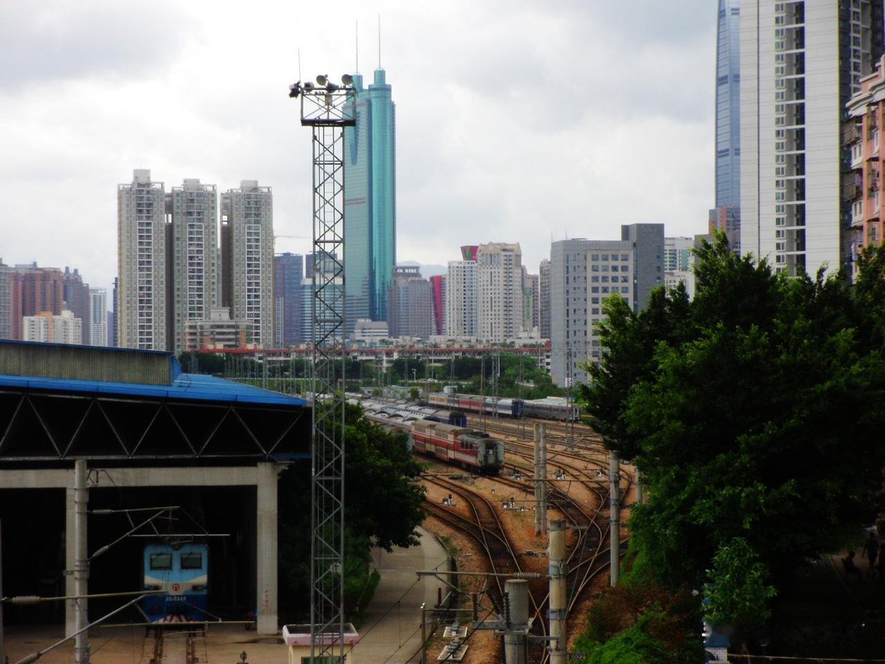 2015年在深圳拍摄的笋岗客车整备所，在深圳站和深圳东站始发终到的普速客车很多就
