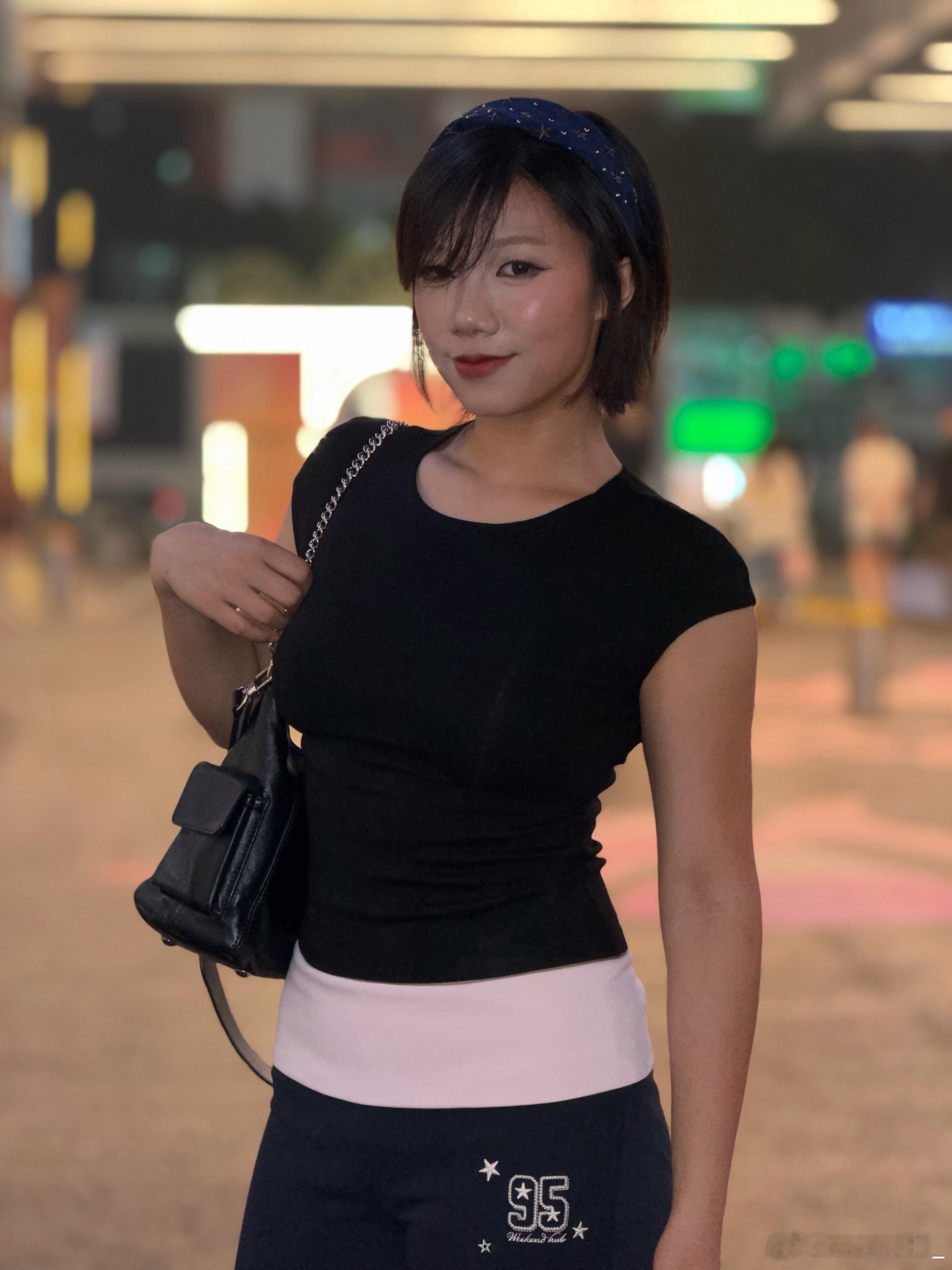 iPhone17这个闪光灯站远一点根本不够用啊 