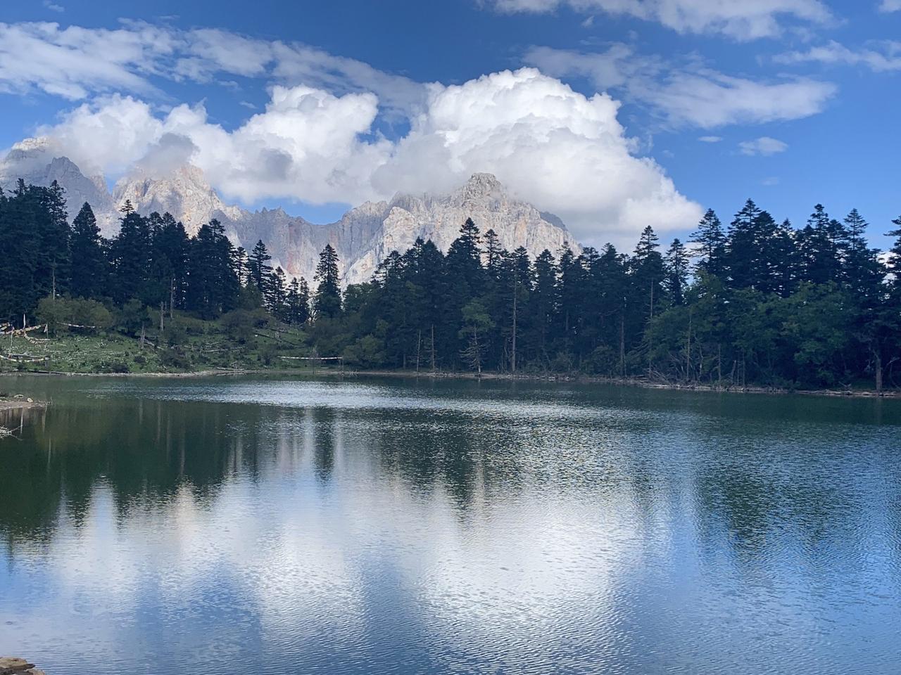风吹到了骨麻湖 友友们 又该出发这里了！旅行推荐官 治愈系风景 生活不止眼前的苟