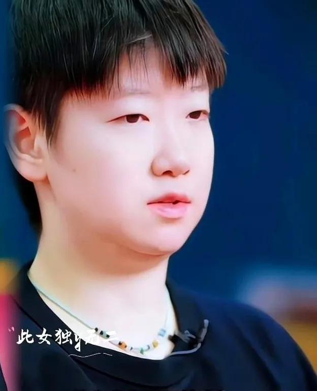 刚刷到莎莎的采访，有句话直接给我干沉默了。她说，输了球，她也难受。我一下就绷不住