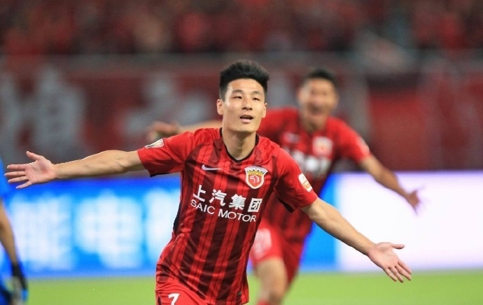 #海港本轮不败即夺冠#  此前结束的中超第28轮，海港不敌国安的同时，山东泰山客