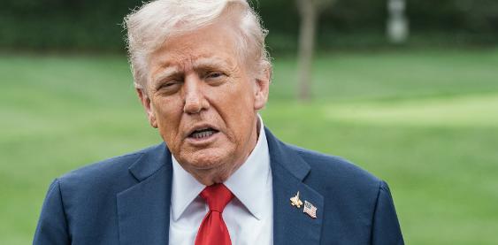 如果特朗普真的突然没了，那么他绝对不会是因为身体原因，很有可能是特朗普触碰到了美