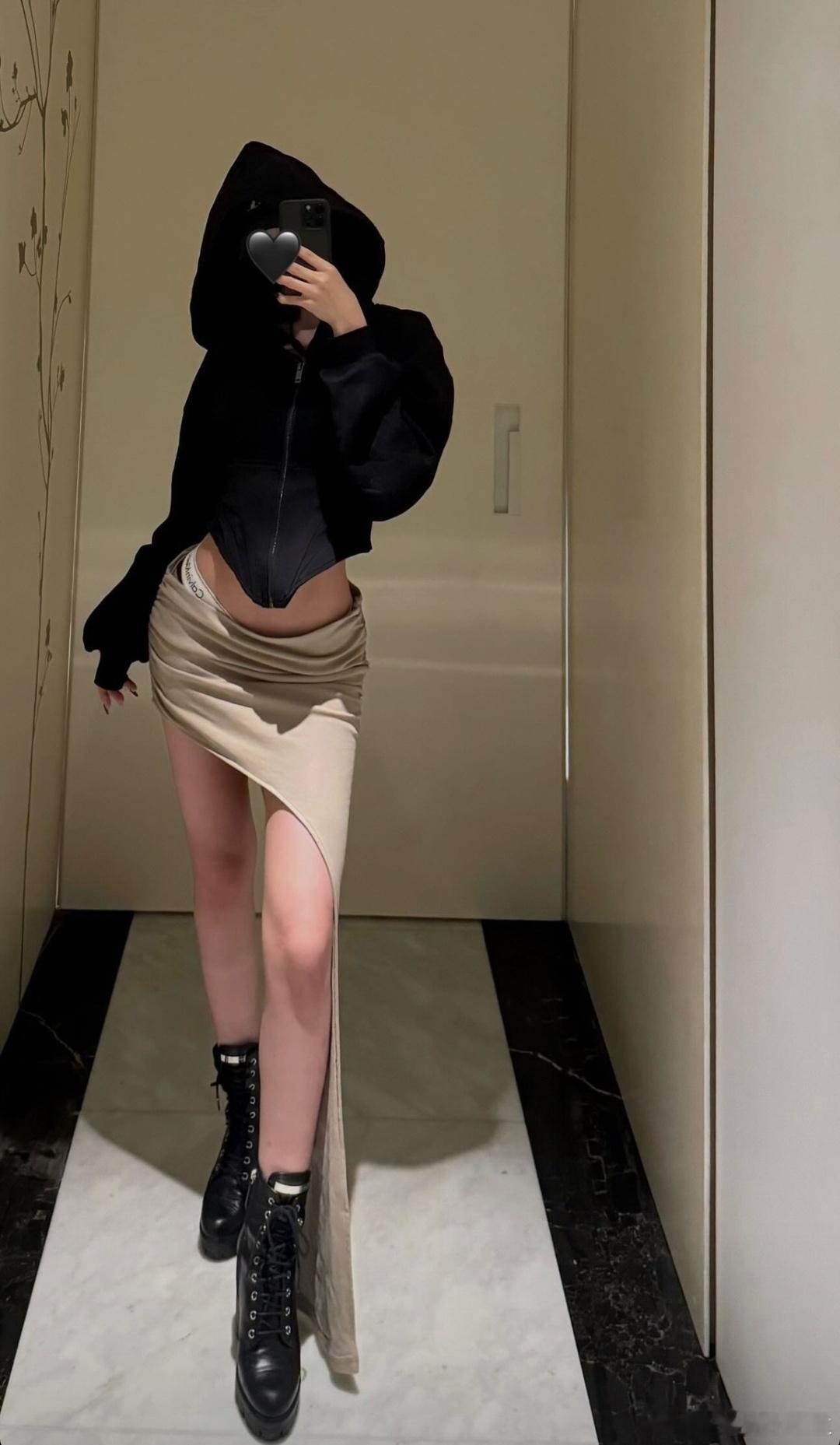 小S大女儿Elly18岁身材 ​​​