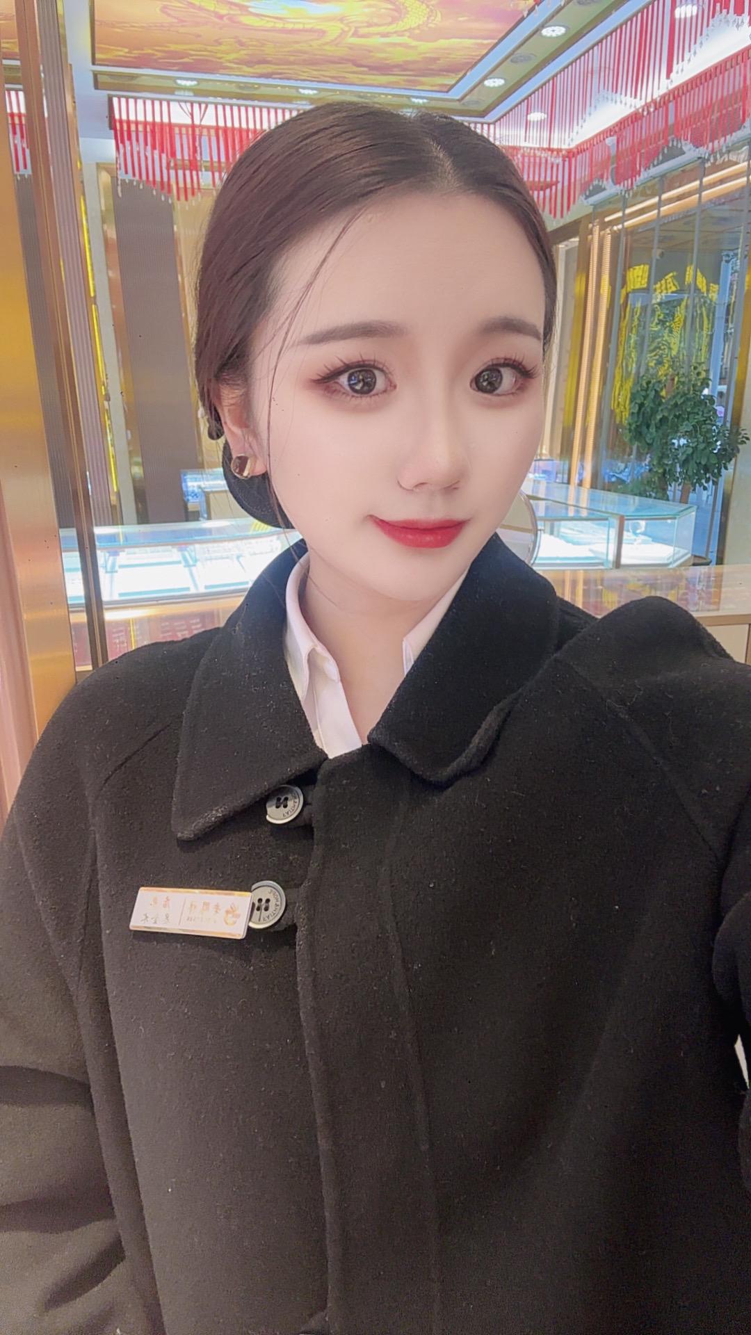 愿有一人待你如初，疼你入骨，愿有一人宠你入心，爱你到老 ，句句不提爱...