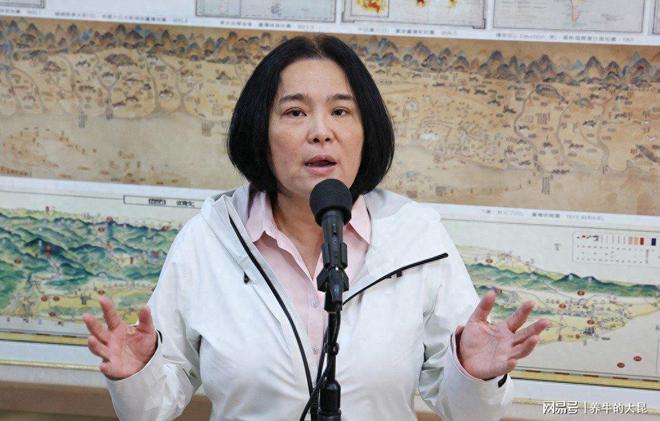 金门县立委陈玉珍这次火了！她掷地有声地宣布：金门不属台湾，而属福建泉州，我也不是