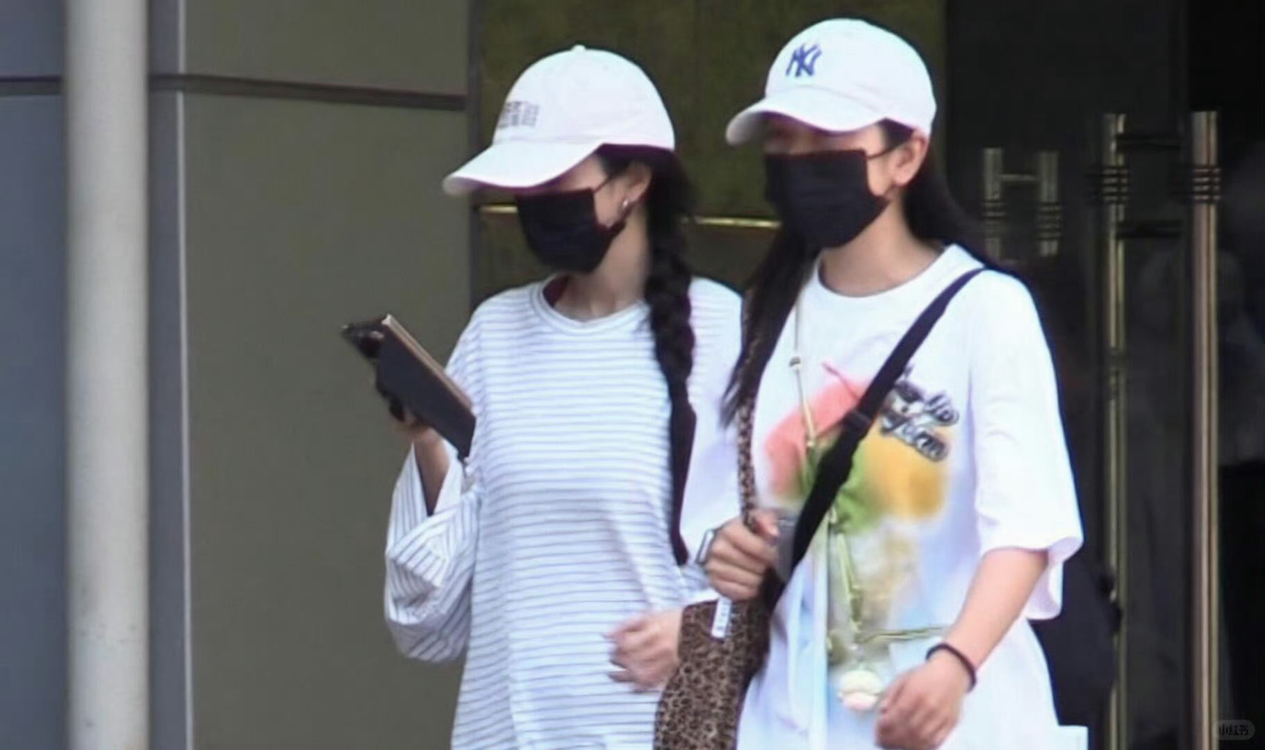 杨幂杨幂和火锅 ym杨幂0912生日快乐 “太阳遗落在云间，你携带的光，填补了我