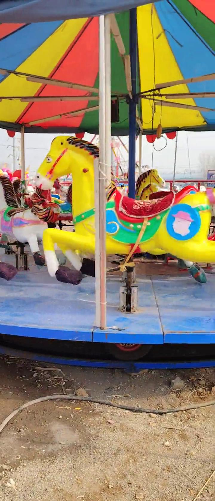 不要钱的，云南的黑米大盘的，五千多不要钱的，十块钱云南的黑米大盘的，嘎嘎脆，嘎嘎