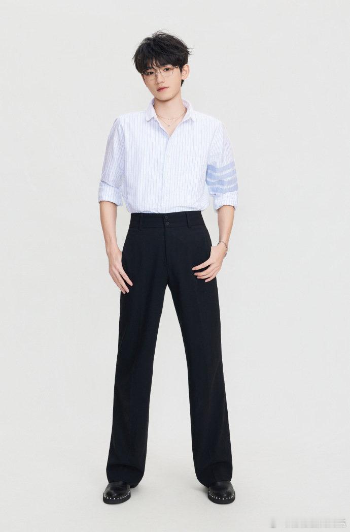 宋亚轩秒答0帧起嘴小宋是懂的节目效果的咱们就是说回答不仅秒答还是0帧起嘴完全是要