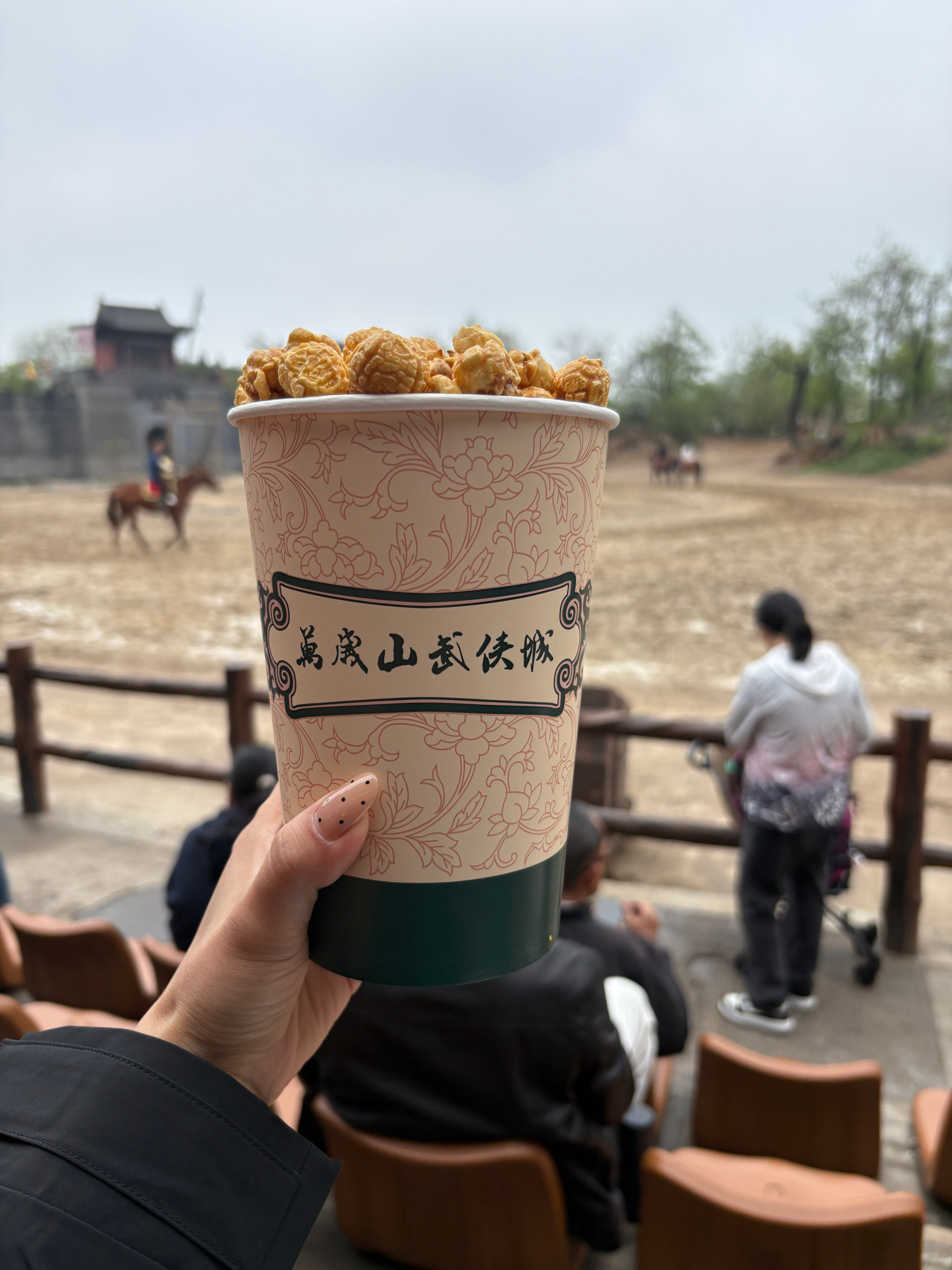 继续关注一季报和年报业绩可能超预期的品种，从景气度来说，化工、有色、非银、通信、