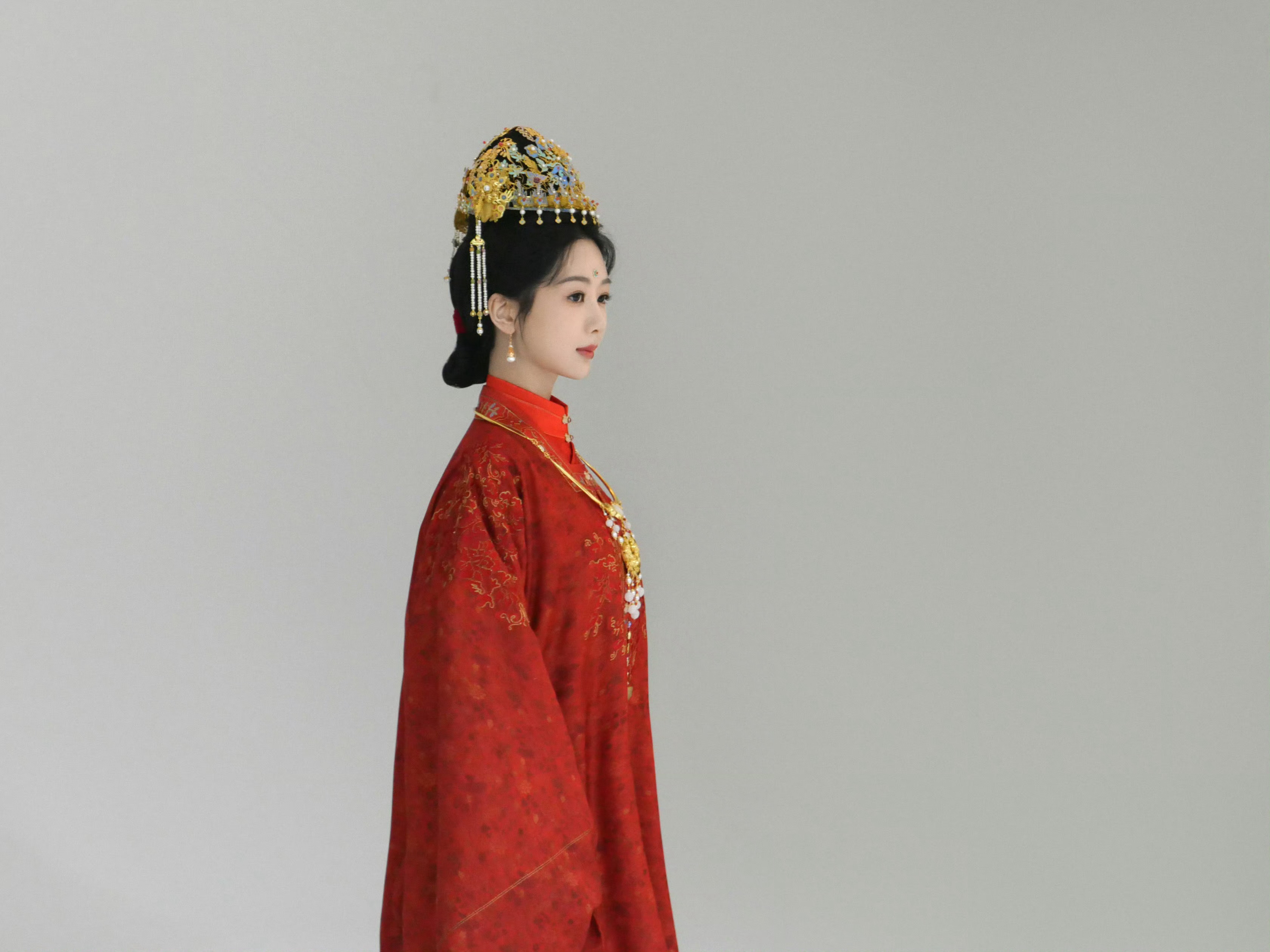 家业杨紫李祯 我只是很热爱演戏，我希望活出真实的自我，想让喜欢我的朋友知道原来杨