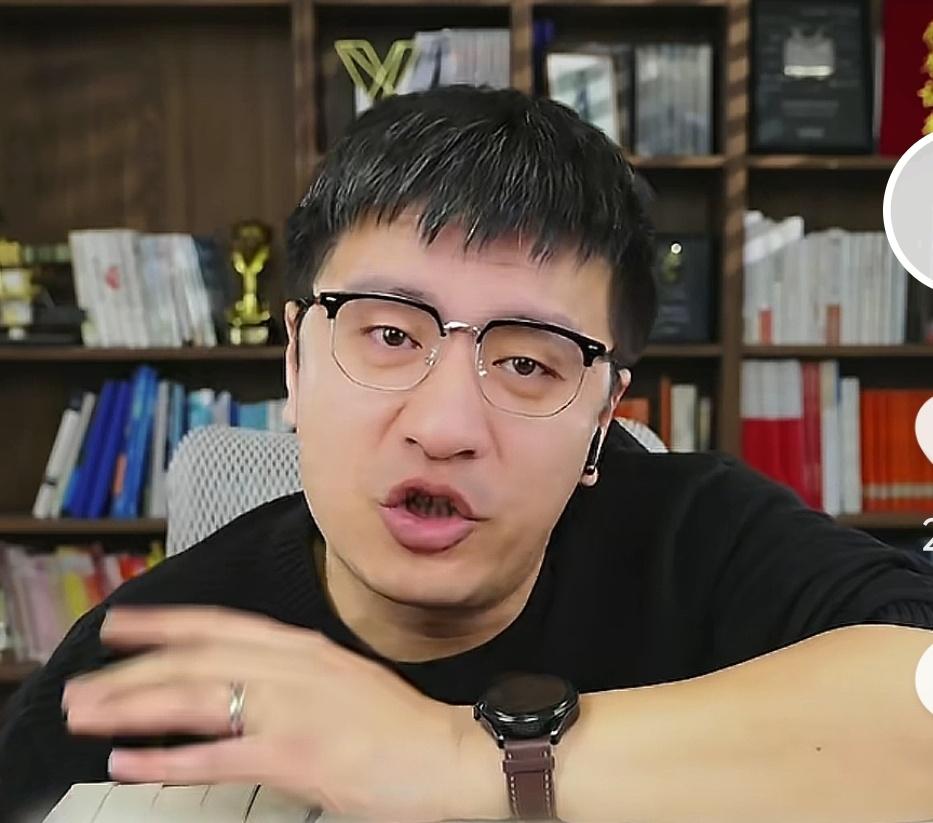 张雪峰那句关于职业世袭的论断，如同一把手术刀，精准且冷酷地剖开了当今社会阶层流动