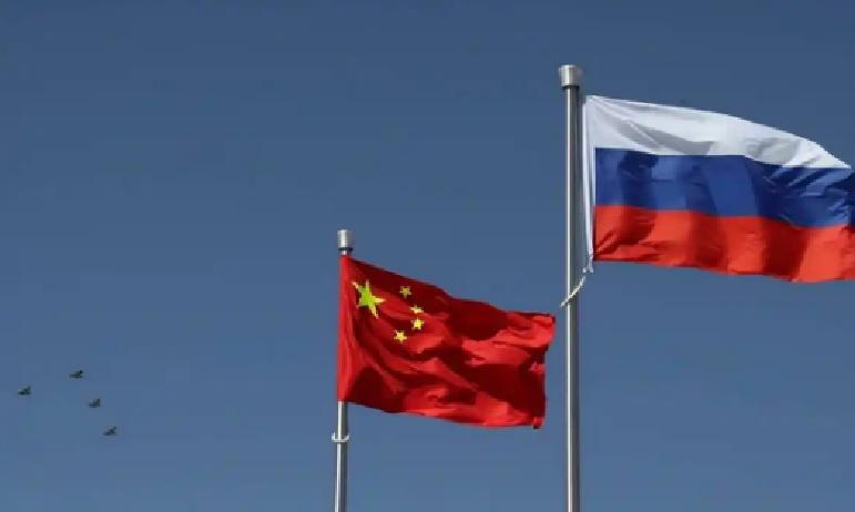 果不其然。
 
美国方面突然宣布了多项对华加征关税和高端芯片出口限制措施。
 