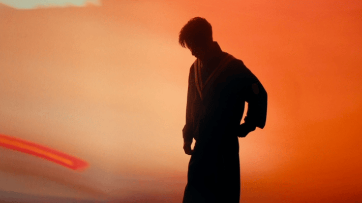 肖战复古运动造型肖战穿什么都好看一身复古运动造型直接帅进我的心巴🫶 