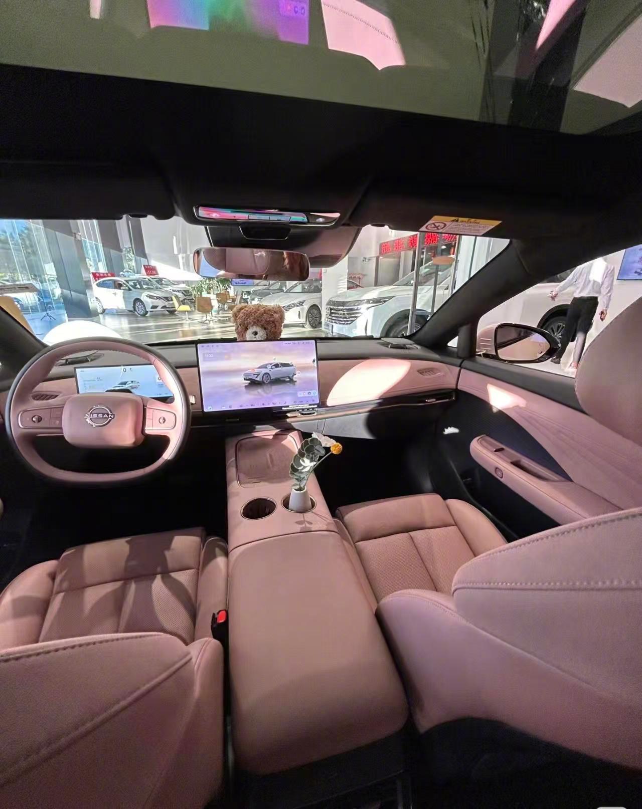 搭载了Nissan Connect超智联2.0系统，支持OTA升级，常用常新。 