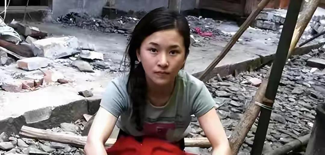 [微风]2020年，河南女孩冯双双拍15秒短视频，喊话网友谁愿意拿40万救我父亲