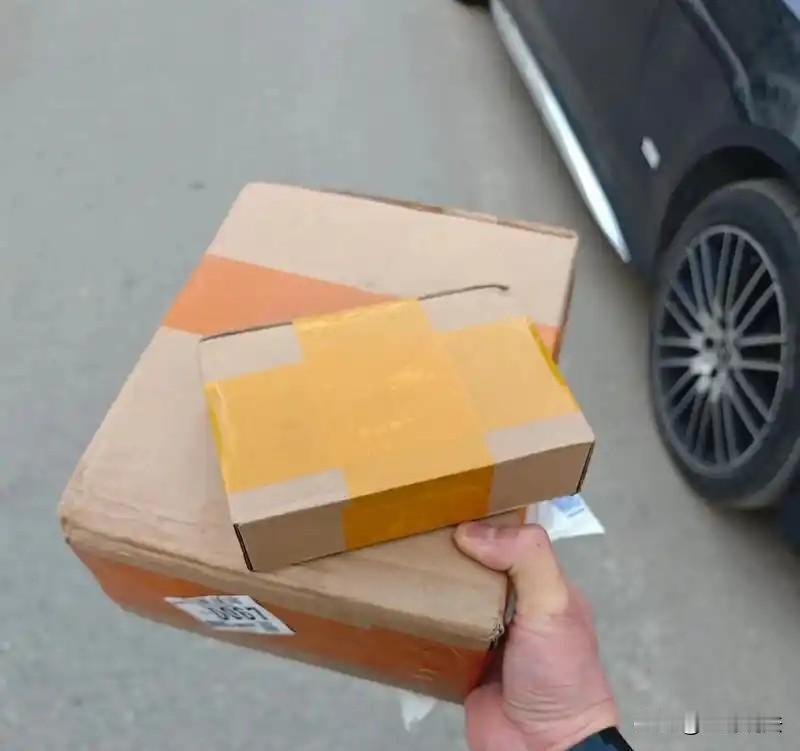 “离谱不？”宁夏固原，一女子网购了条裤子，回来一穿发现不合适，她立马退货，选择上
