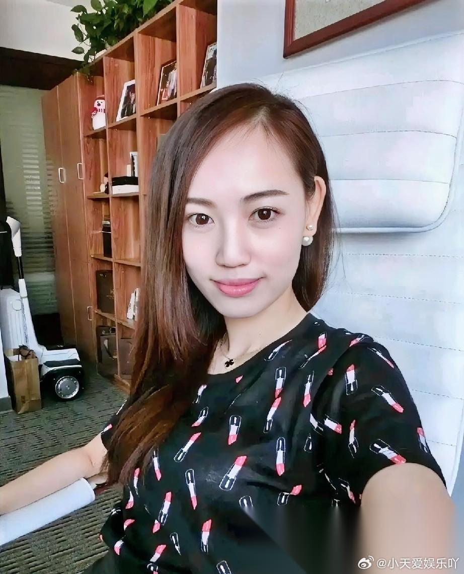 马蓉发长文说后悔，还称当年不懂事做错事，这迟来的后悔真的太假了。想当年，她和王宝