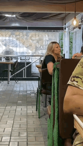 【大敌当前，白女犯贱】一段由来自布里亚特的俄罗斯军人发布的视频在俄黄种人社群中引