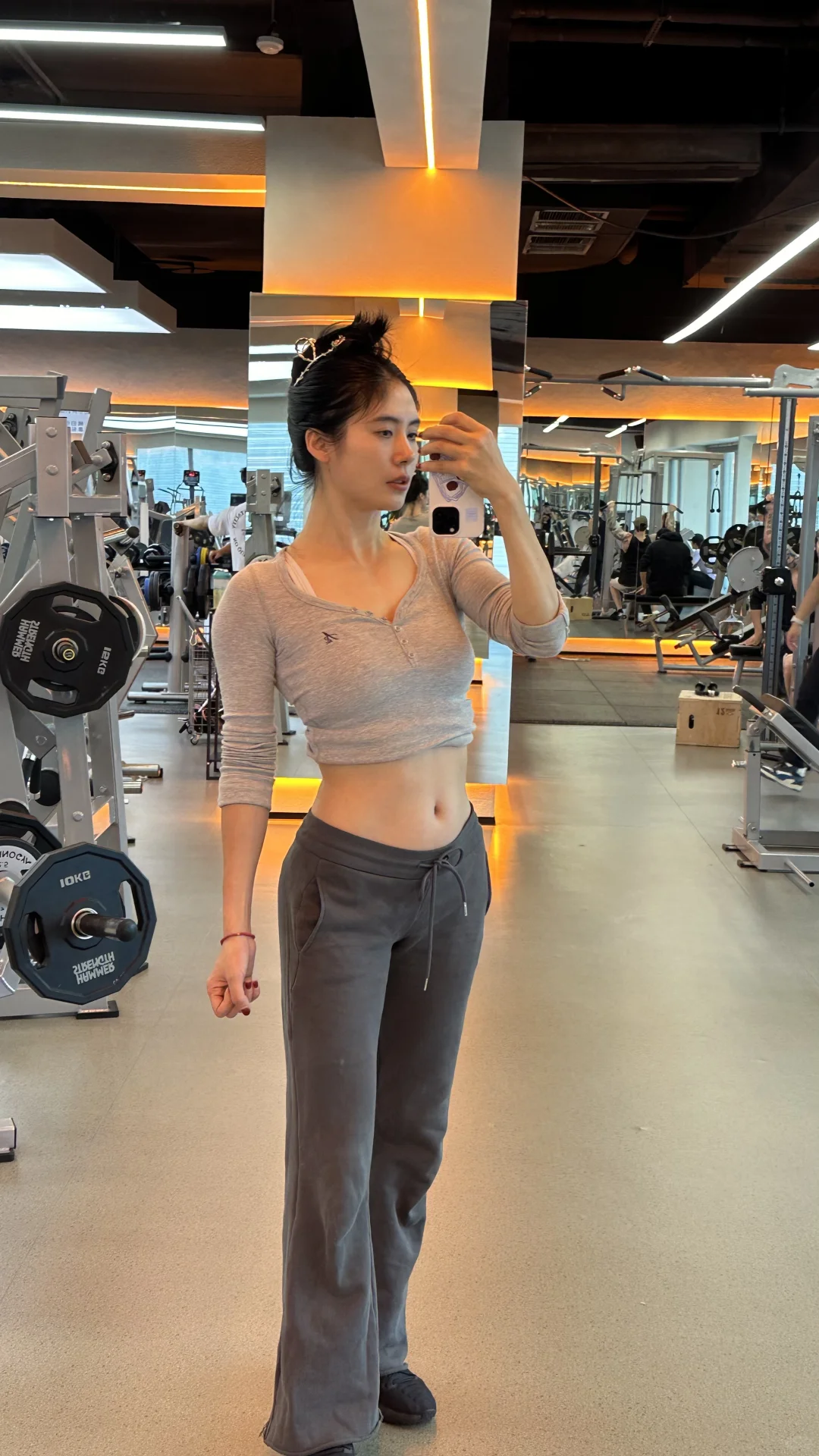 练肩膀为了显得腰细