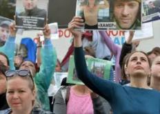 特朗普意味深长的告诉泽连斯基：兄弟你再坚持坚持，俄乌冲突在一个月内就结束了，到时