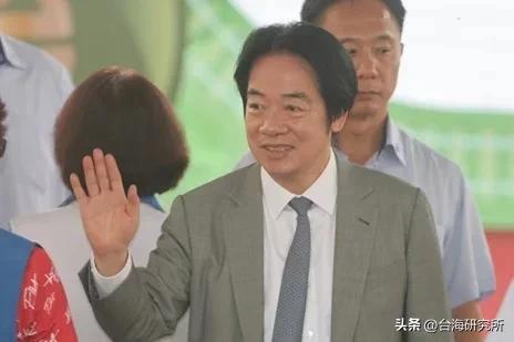 赖清德和农民互骂！
为啥？

因为赖清德不让台湾农民把水果卖给我们
还说应该卖给