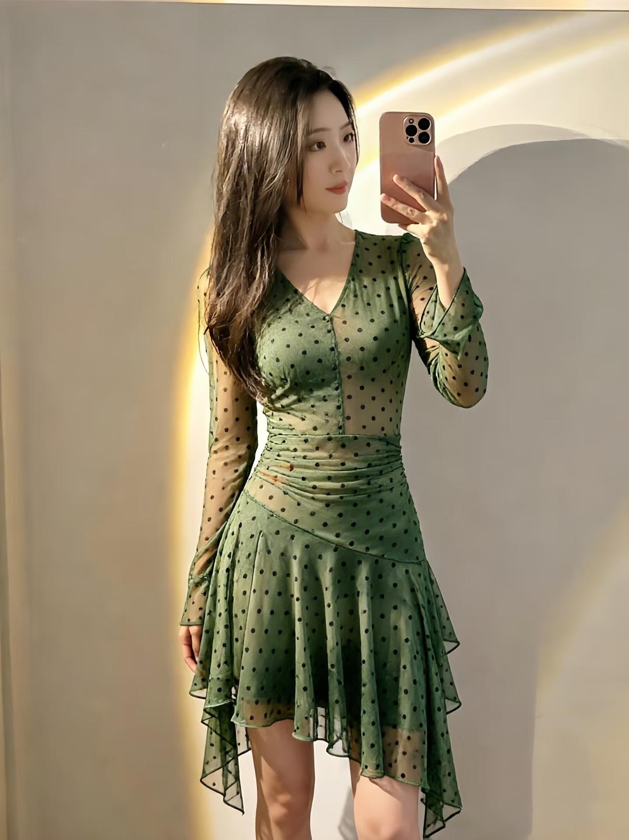 少女感拉满，法式波点连衣裙