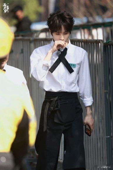 井胧说30也是年轻人风华合伙人井胧直言30岁还是年轻人，反驳年龄焦虑！30岁是有