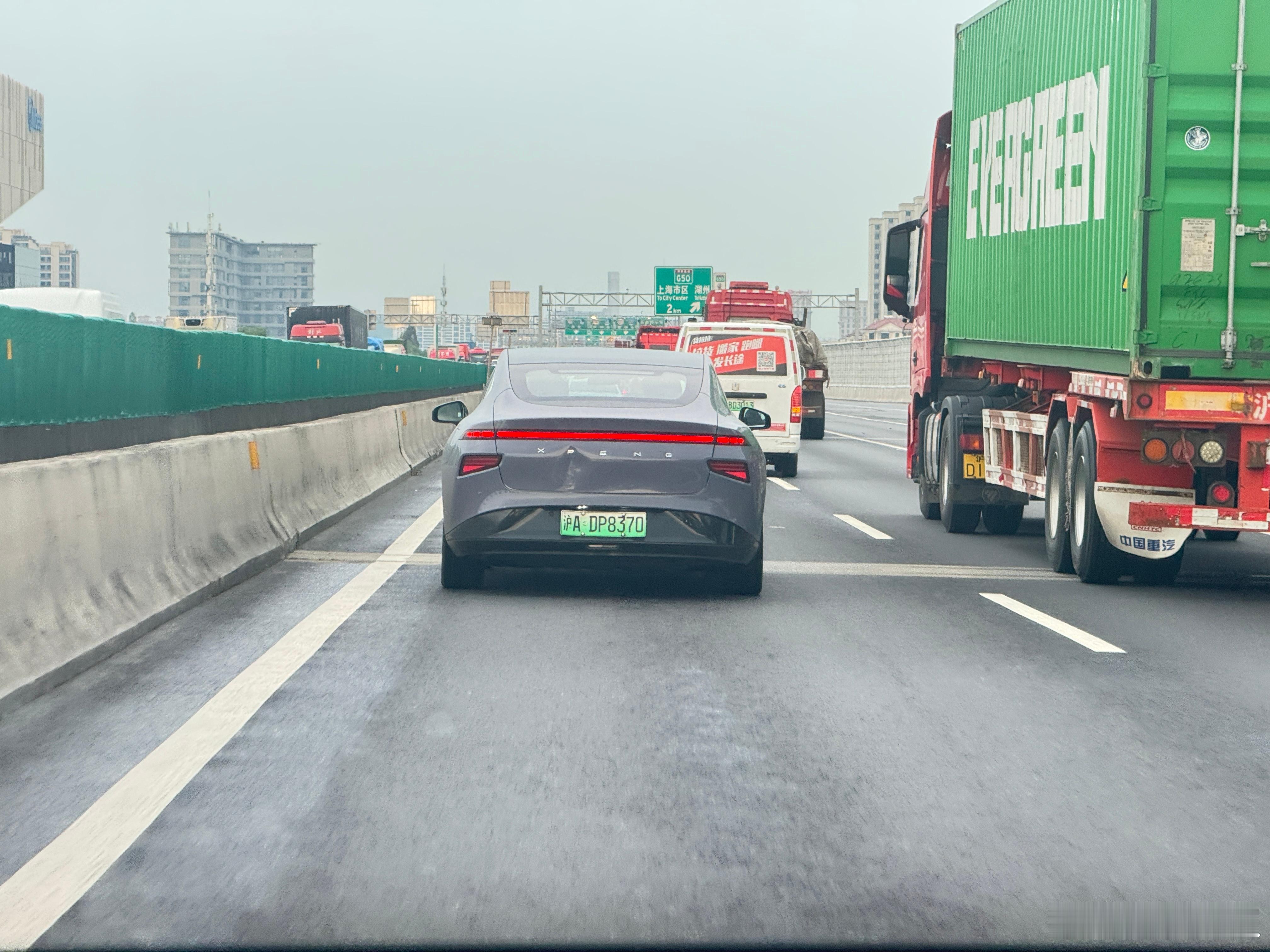 又看到瘪屁股的老P7。 ​​​