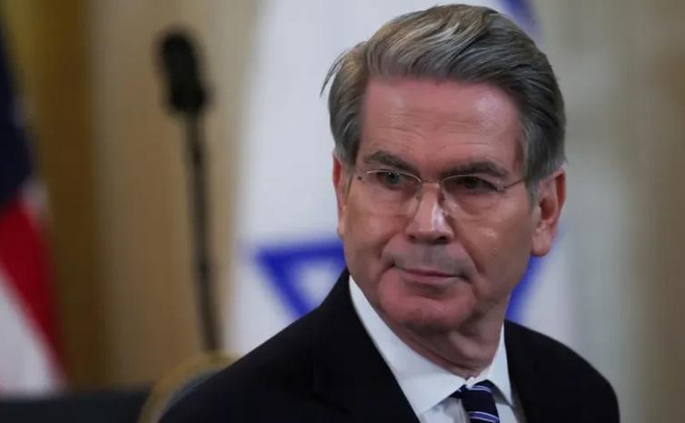 西方媒体把特朗普访华推迟炒成中美决裂信号，墨迹还没干，美国财长贝森特和白宫发言人