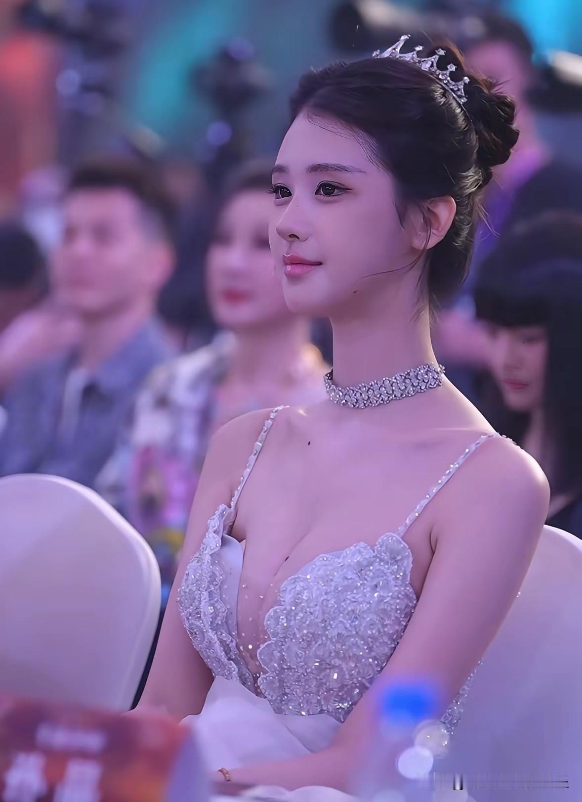 万万没想到，世界上居然还有这么漂亮的女生。