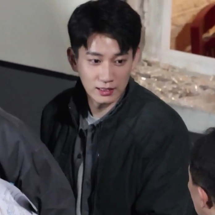 02年                      05年            