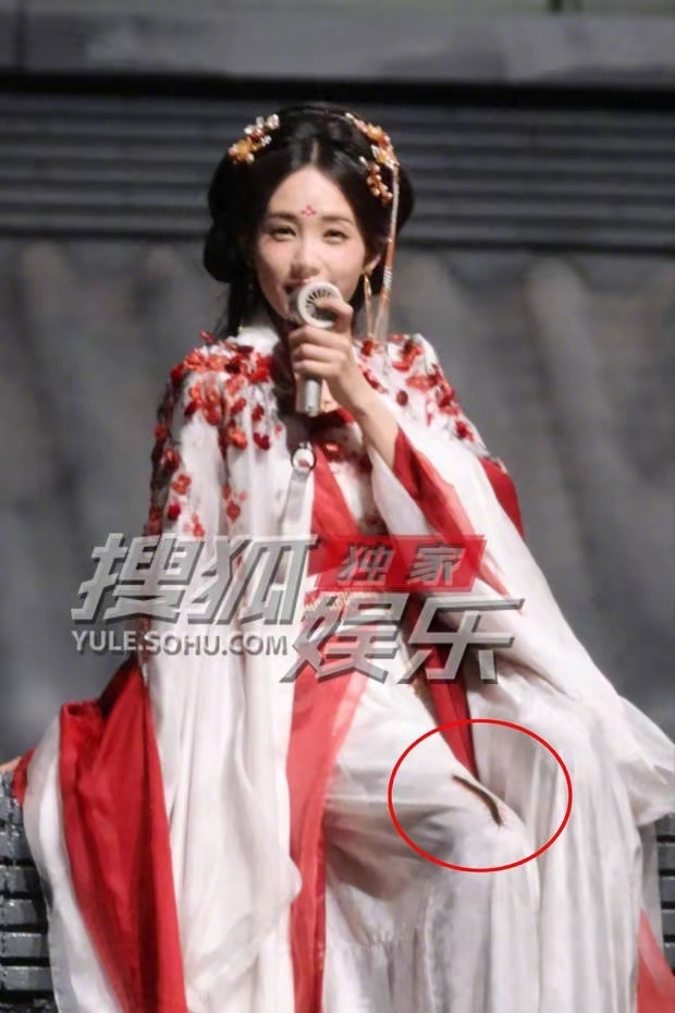 #李一桐发文回应蜈蚣# 说到底怎么可能会不佩服李一桐美女这很稳定的情绪状态！蜈蚣