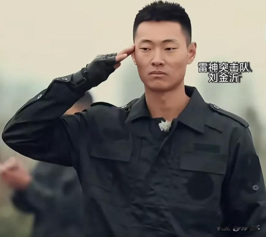 雷神突击队的“兵王中王”，委内瑞拉国防部长亲自授予他“猎人勋章”！

2015年
