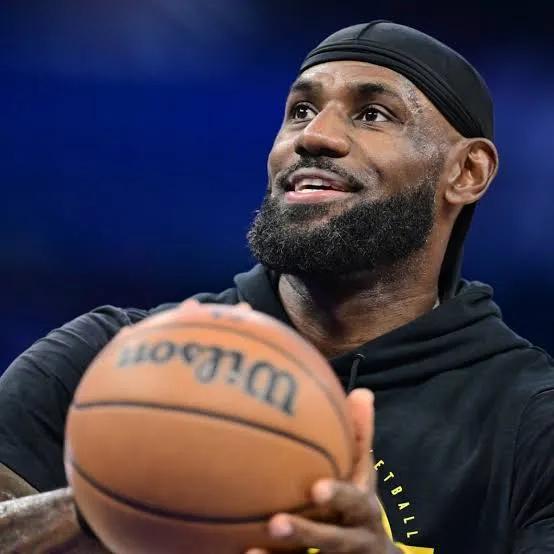 埃奇库姆：詹姆斯已经有得分纪录，现在根本不在乎自己得分！今日NBA季前赛，76人