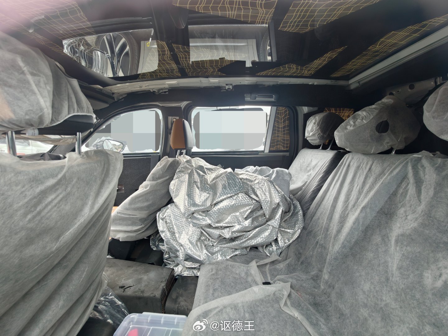 阿维塔也有这么大的车了啊，轴距3米1左右，车长5米2左右，5座或者7座？造型比现