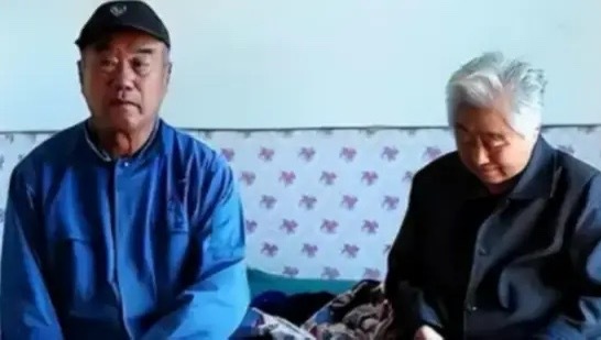 2000年，辽宁夫妻借款7万送女儿去德国留学，21年未见，临死才知女儿已成为德国