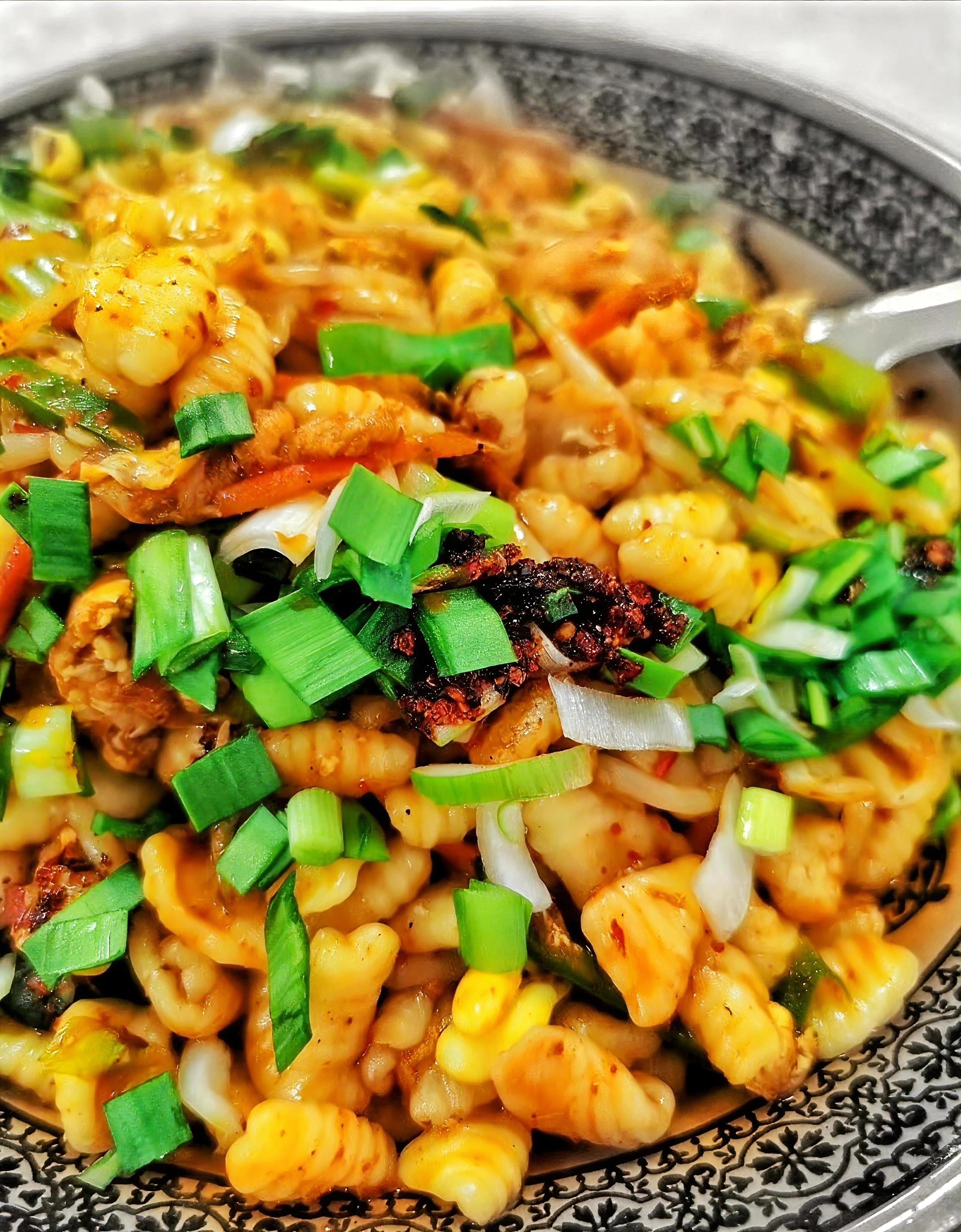 老板来份鸡蛋炒麻食，不要肉。曝花少8阵容已确定