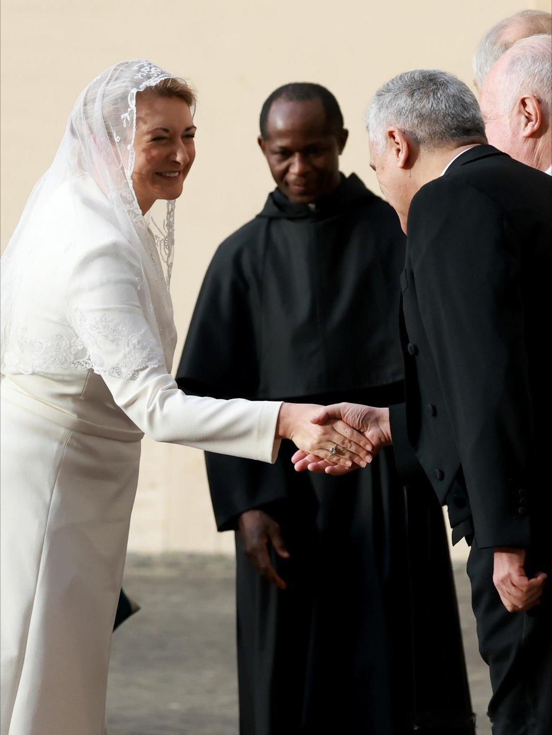 新闻 2026.1.23 卢森堡大公一家访问梵蒂冈并觐见教皇利奥十四世，这是卢森