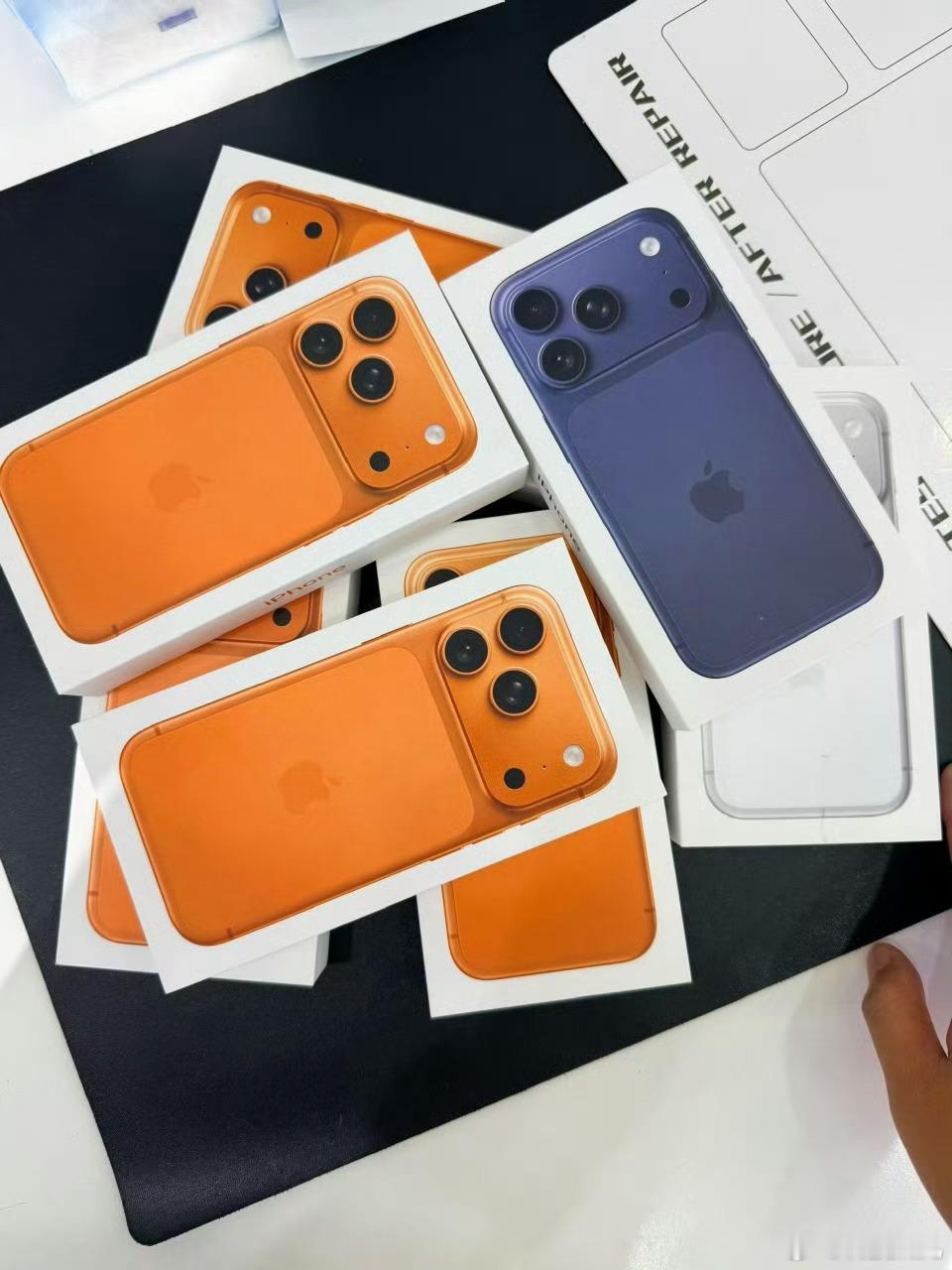 iPhone17Pro被黄牛拒收目前加价幅度基本在1000元以内，想要第一批拿到