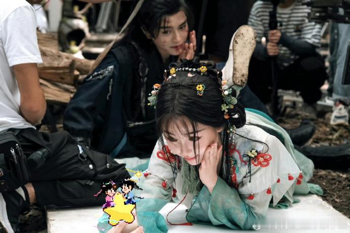 #喜欢的女生摆什么姿势我也摆什么姿势##丁禹兮学虞书欣姿势# “喜欢的女生摆什么