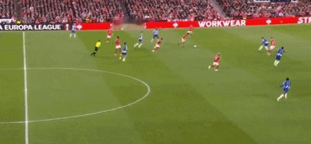 为啥英超联赛是五大联赛绝对之首，今日欧联杯给出答案。凭借吉布斯怀特的进球、英超保