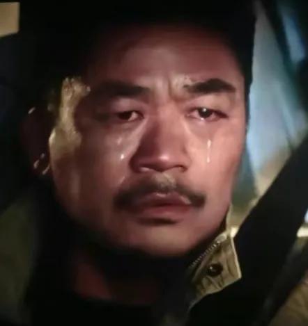 《八角笼中》是由王宝强执导，王宝强、七七联合编剧，王宝强、陈永胜、史彭元、王迅等