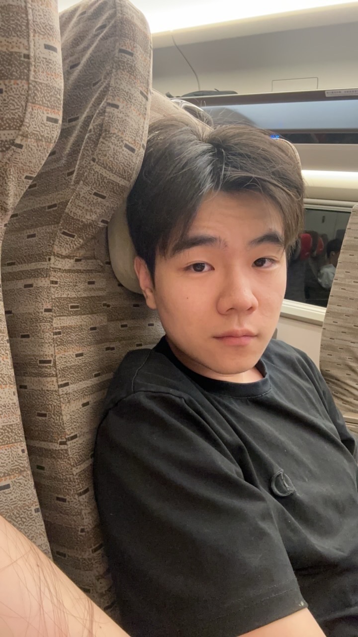 等年轻的小男朋友反应过来自己的能量被吸取，可能就会跑路了 所以反过来女方给男方情