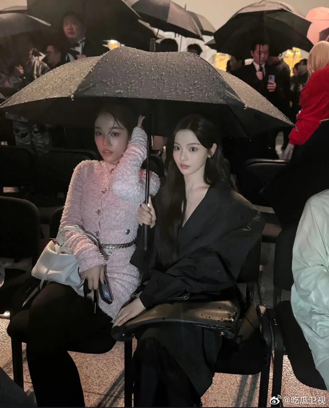 内娱女明星比韩女明星大气这点，从没输过。内娱🌸没得说，都很卷，上镜要求那么高，