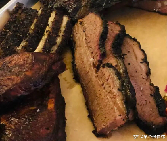 今天九月十四，霜降。牛肉的霜降纹就是脂肪。一个日本待过的朋友，跟我说个文字游戏：